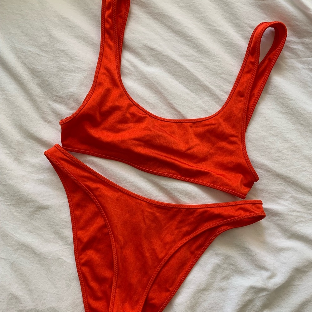 Red triangl bikini